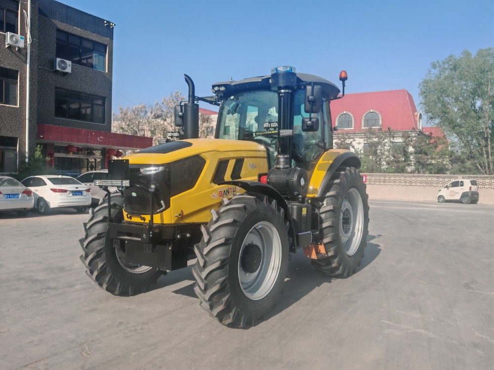 Traktor Pertanian Kuning Industri 150HP 4WD