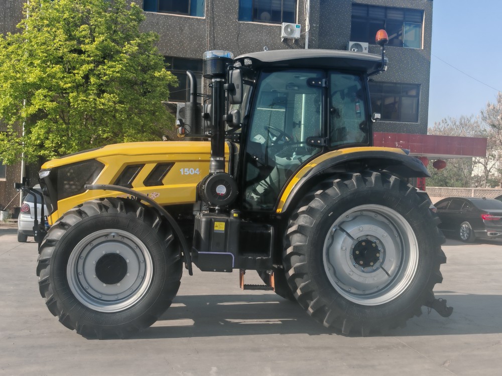 Traktor Pertanian Kuning Industri 150HP 4WD